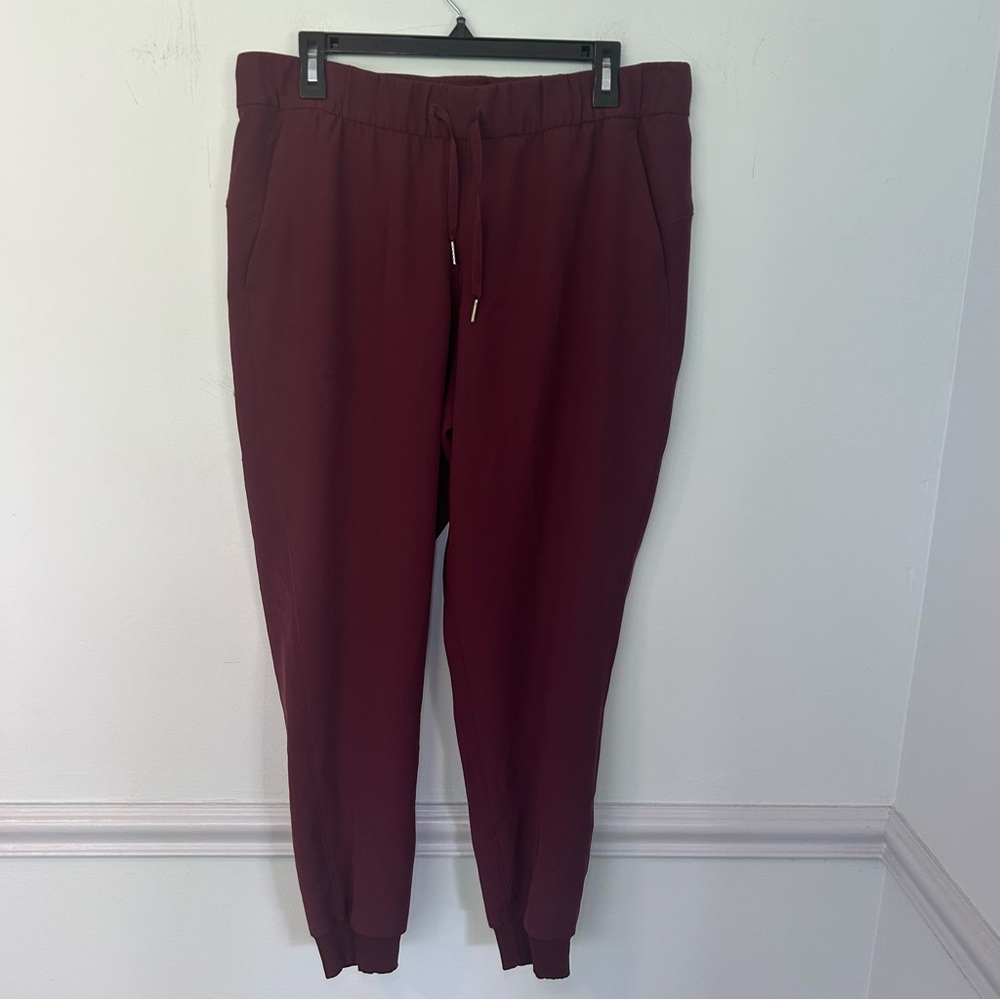 Lululemon Maroon On the Fly Joggers Size 10